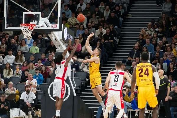 NBA player shooting